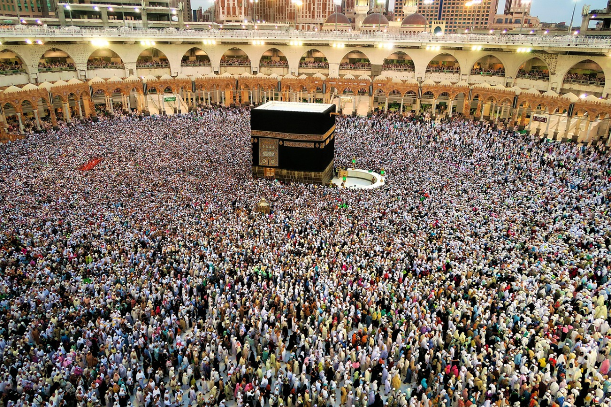 İSLAM DÖNEMSEL BİR HOBİ DEĞİL HAYAT BOYU SÜREN KİMLİKTİR